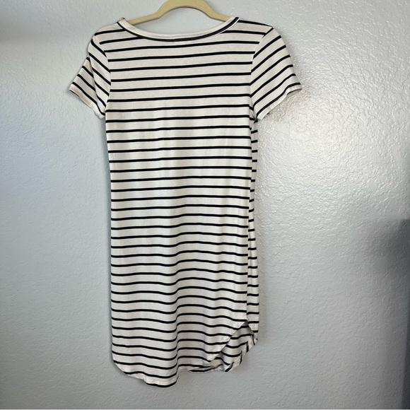 HEART & HIPS STRIPED DRESS - Picture 11 of 13